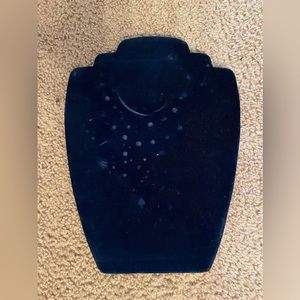VINTAGE SARAH COVENTRY FASHION CONSULTANT BLUE VELVET STANDING NECKLACE DISPLAY